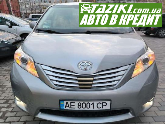 Toyota Sienna, 2014г. 3.5л. газ/бензин Днепр в кредит